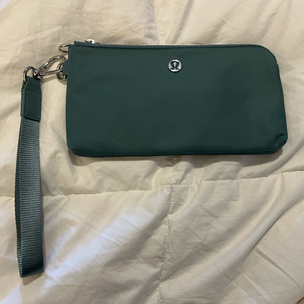 Lululemon Clutch